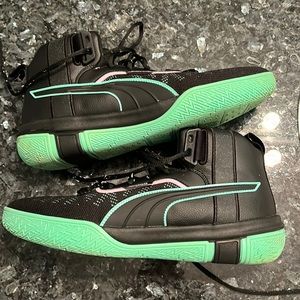 Puma size 11 basketball shoes